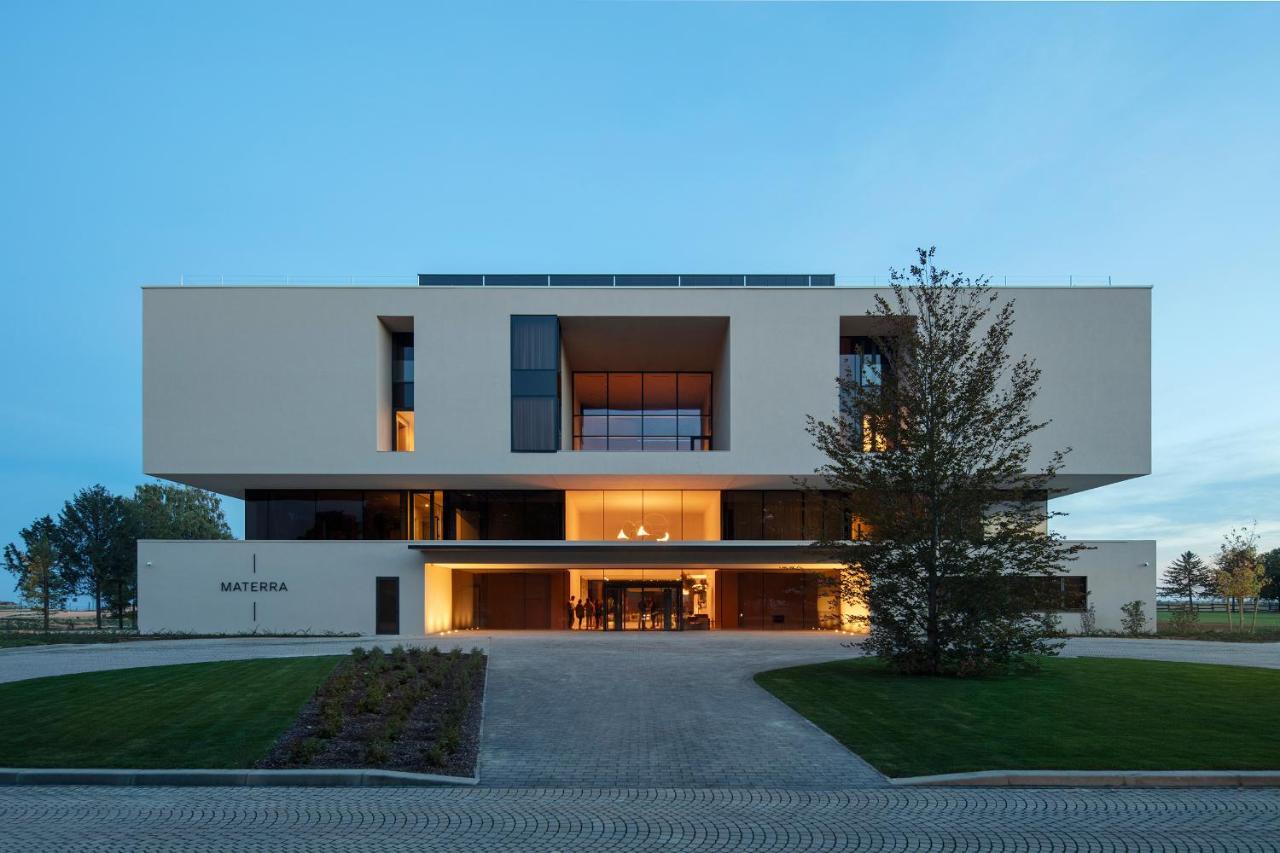 Hotel Materra Osijek Extérieur photo